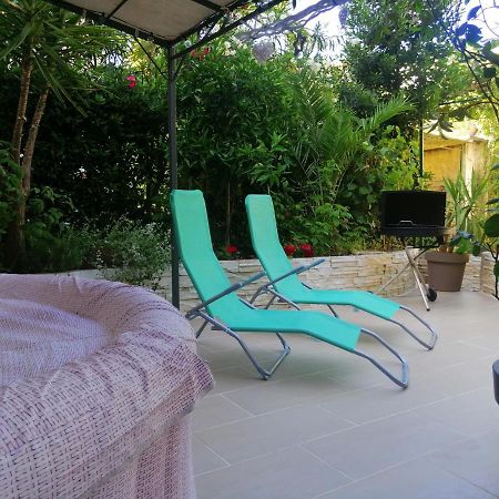 Paradise Jacuzzi&Sauna Ika Esterno foto